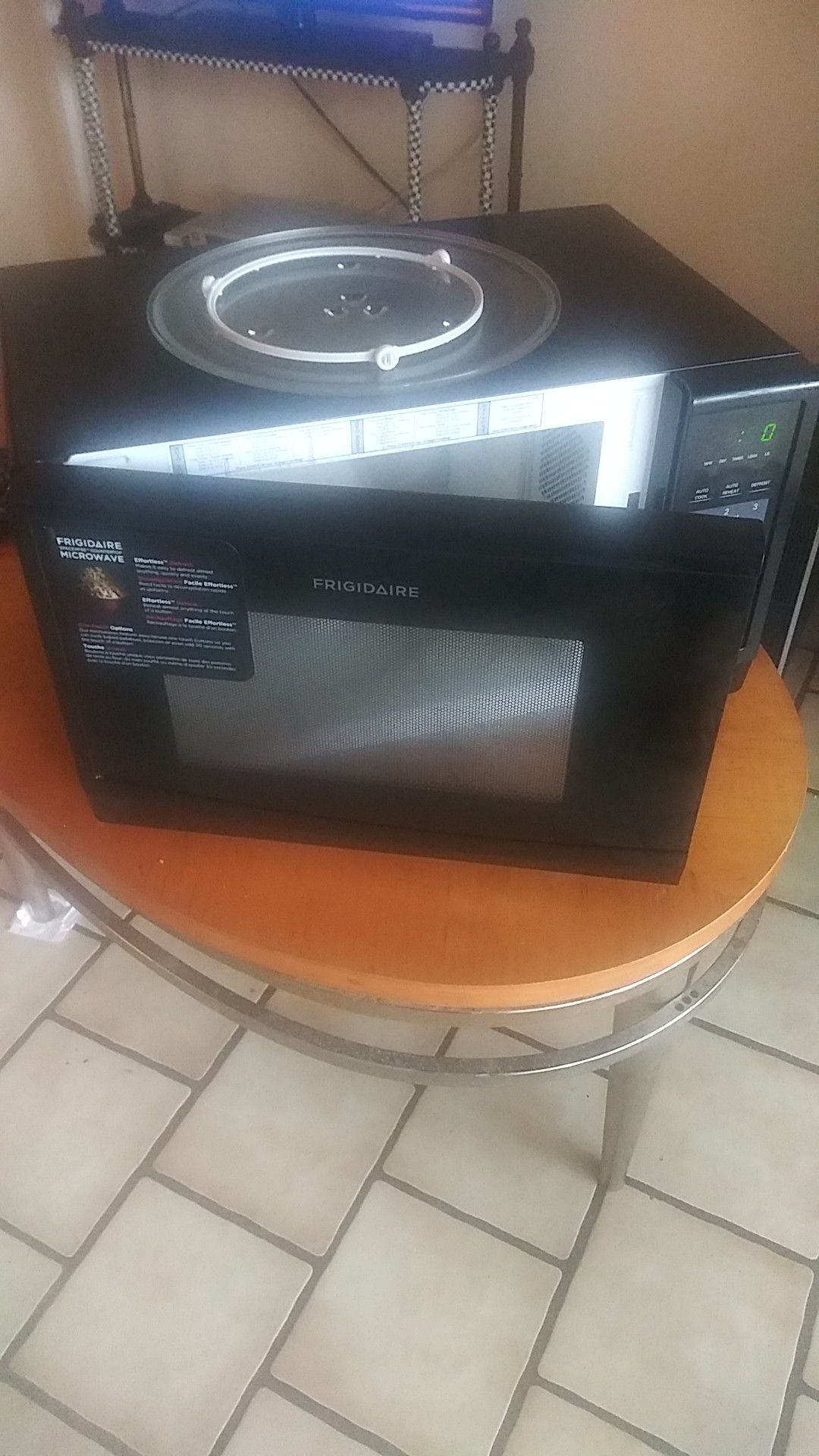 Frigidaire Household Microwave.