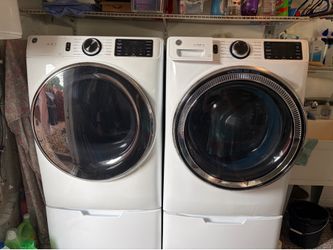 GE Front Loader Washer/Dryer pair