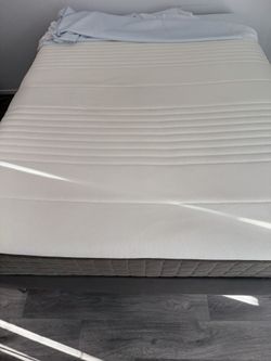 Queen Size Bed Mattress And Base.