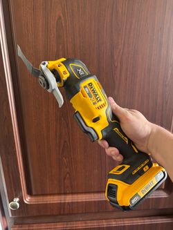 DeWALT 20V MAX XR Brushless 3-Speed Oscillating Multi-Tool (20v battery included)