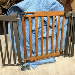 Summer Infant West End Extra Wide Safety Pet and Baby Gate, 36"-60" Wide, 30" Tall, Pressure or Hardware Mounted, Install Wall to Wall in Doorway, Aut