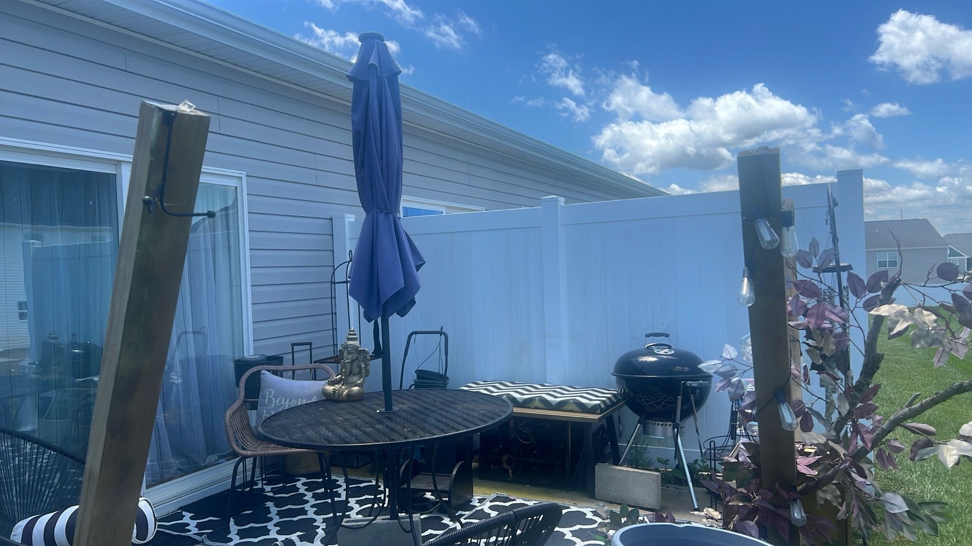 Patio Table With Solar Power umbrealla
