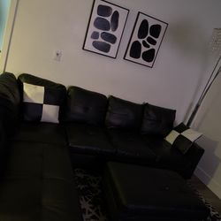Black Couch W Pillows 