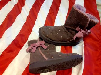 Uggs girls size 2