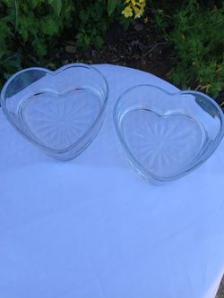 2 BRAND NEW HEART SHAPE GLASS BOWLS