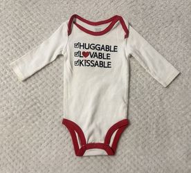 “HUGGABLE LOVABLE KiSSABLE” Valentine’s Day Onsie Infant size 3months
