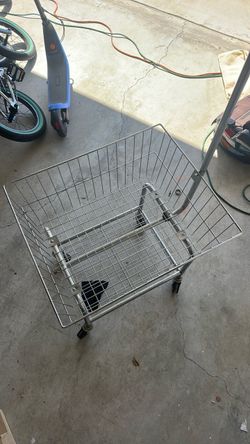 Laundry hamper roller basket