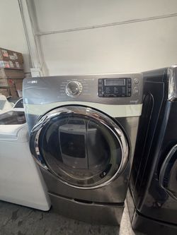Samsung Front Load Dryer with Steam