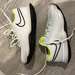 NikeCourt Air Zoom Vapor Cage 4