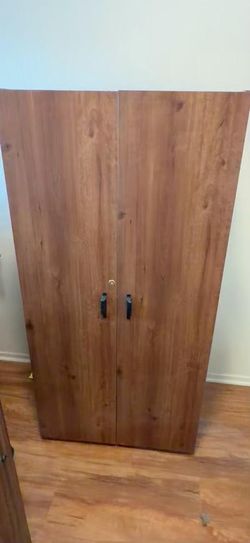Modern Wooden 2-Door Storage Cabinet / Wardrobe with Lock
