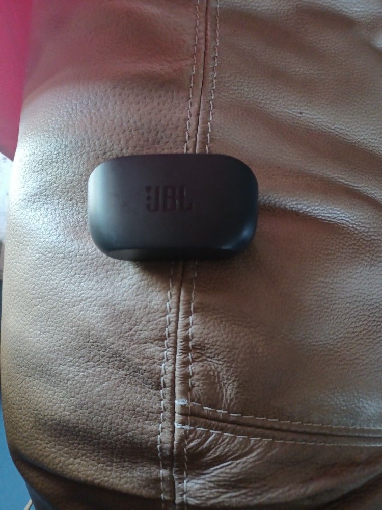 Black JBL headphones 40$ Must Pick Up