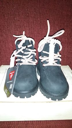 Toddler girls size 6 boots