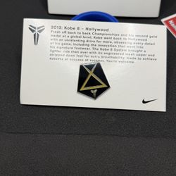 Kobe 8 Fade To Black pin & Booklet 