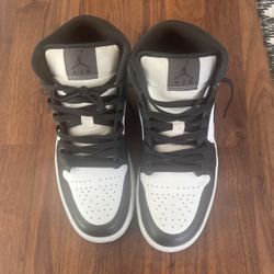 Men’s 8.5 Jorden Shoes Used 