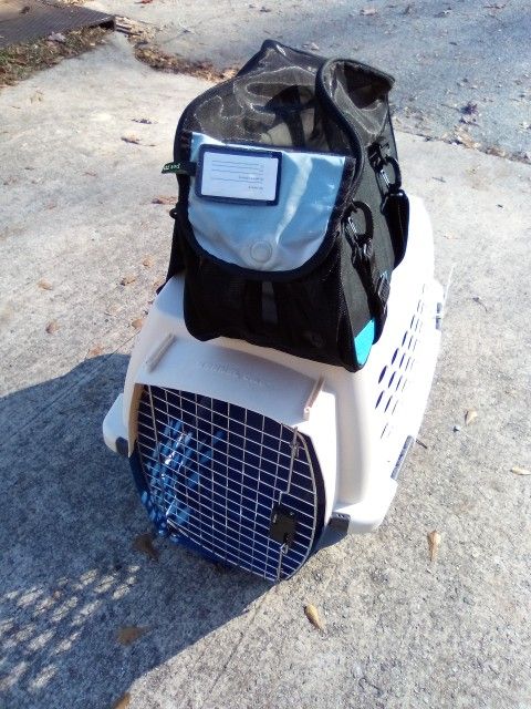 Medium Dog Kennel Petmate+Carrier
