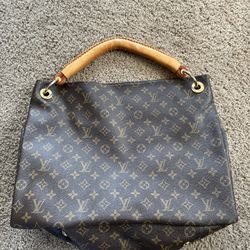 Louis Vuitton Artsy Bag 