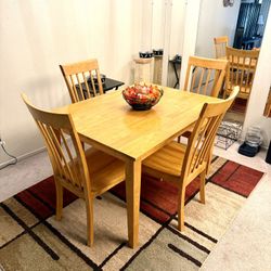 Dining Room Table And 4 Chairs 