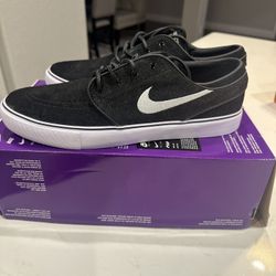 NEW Nike Sb Janowskis Size 9.5