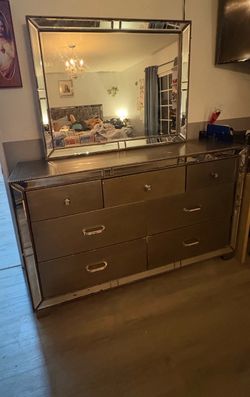 Bedroom set