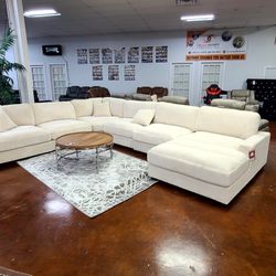 OVERSIZED SECTIONAL 