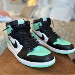 The Air Jordan 1 Retro High OG Green Glow