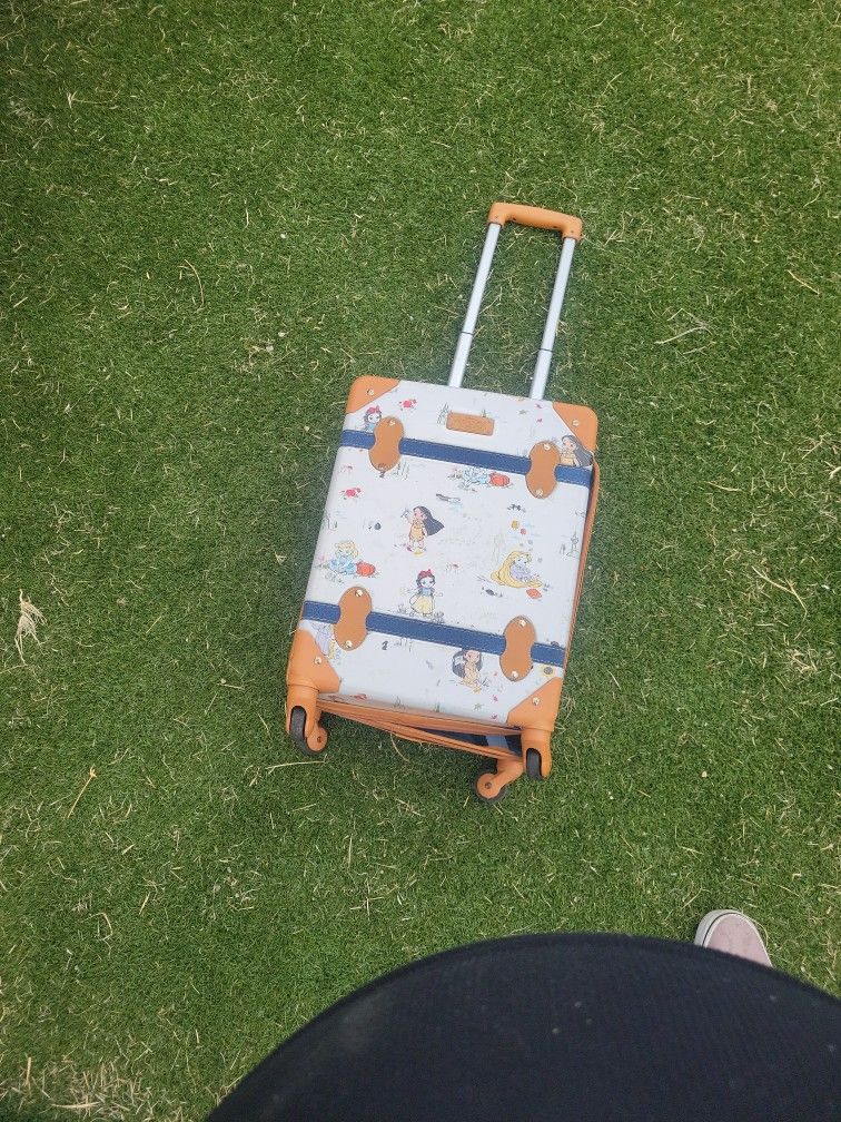 Disney Animators Collection Rolling Luggage
Disney Princess suitcase (Carry On Suitcase)