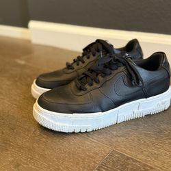 Black Nike AF1 sneakers