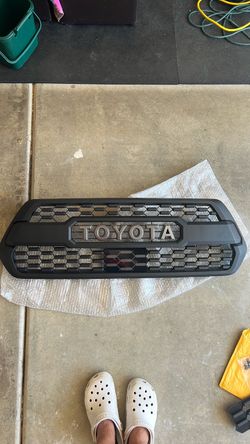 Toyota Tacoma 3rd Gen TRD Pro style grill
