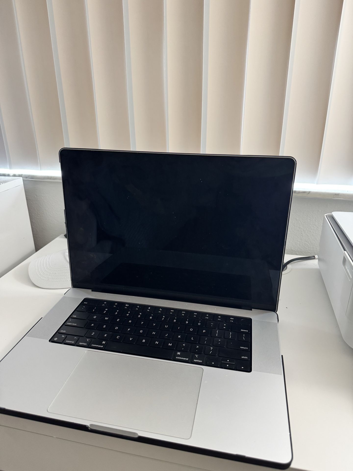 MacBook Pro 16″