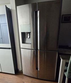 Samsung Refrigerator 4 Doors $350
