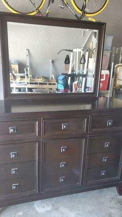 Dresser with 2 nightstands