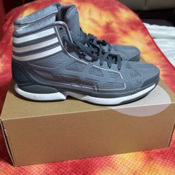 Adidas (Original Derek Rose)