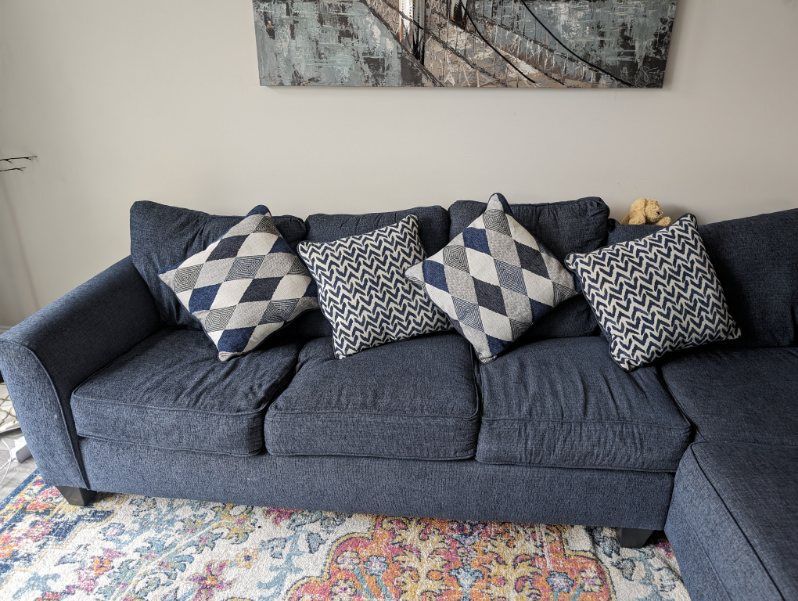 Sectional Sofa With Sleeper Mattress for Sale in Mechanicsburg, PA