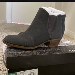 Grey Gray Boots Bootie Size 7.5