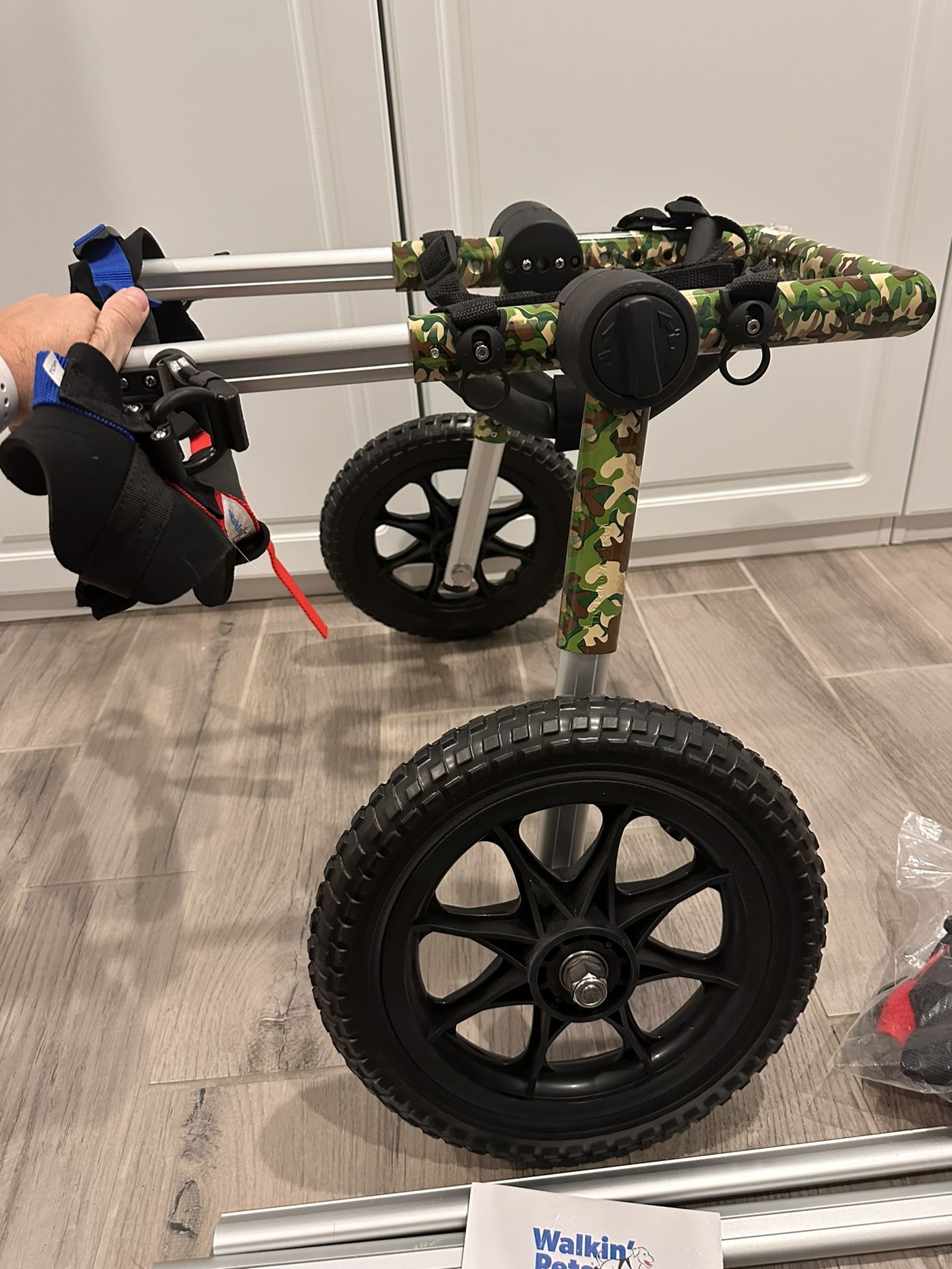 Brand new:“Walkin Pets” Walkin' Wheels Med/Large Dog Wheelchair