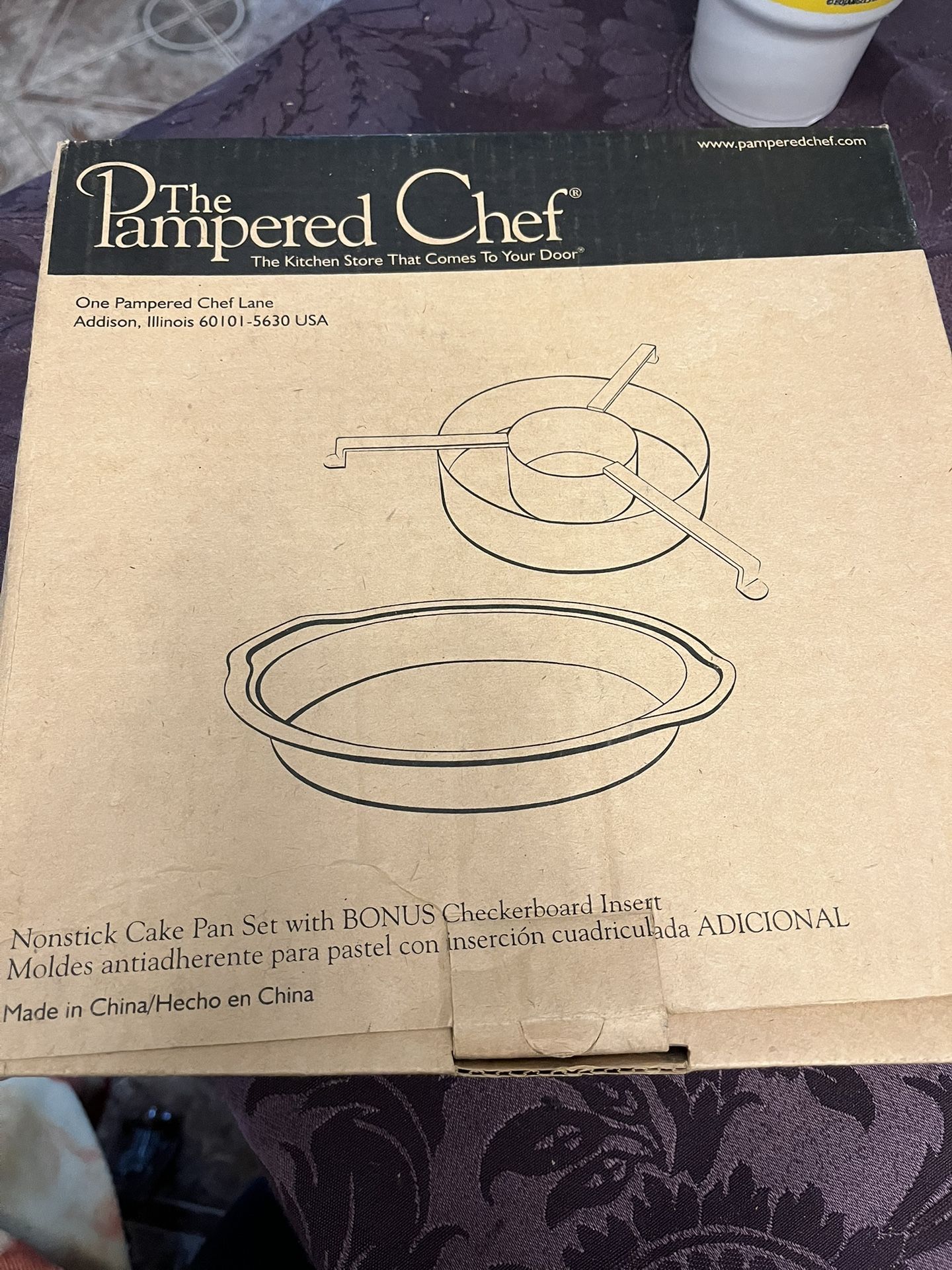 New In Box Pampered Chef Cake Pan Set