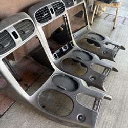 I SELL 80-90s NEW/USED & NOS GM PARTS