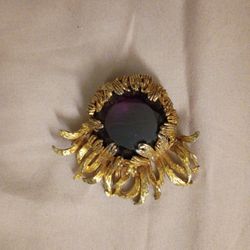 DE MARIO BROOCH 1950 Gold Tone Sunflower Brooch with Large Amethyst Colored Stone 