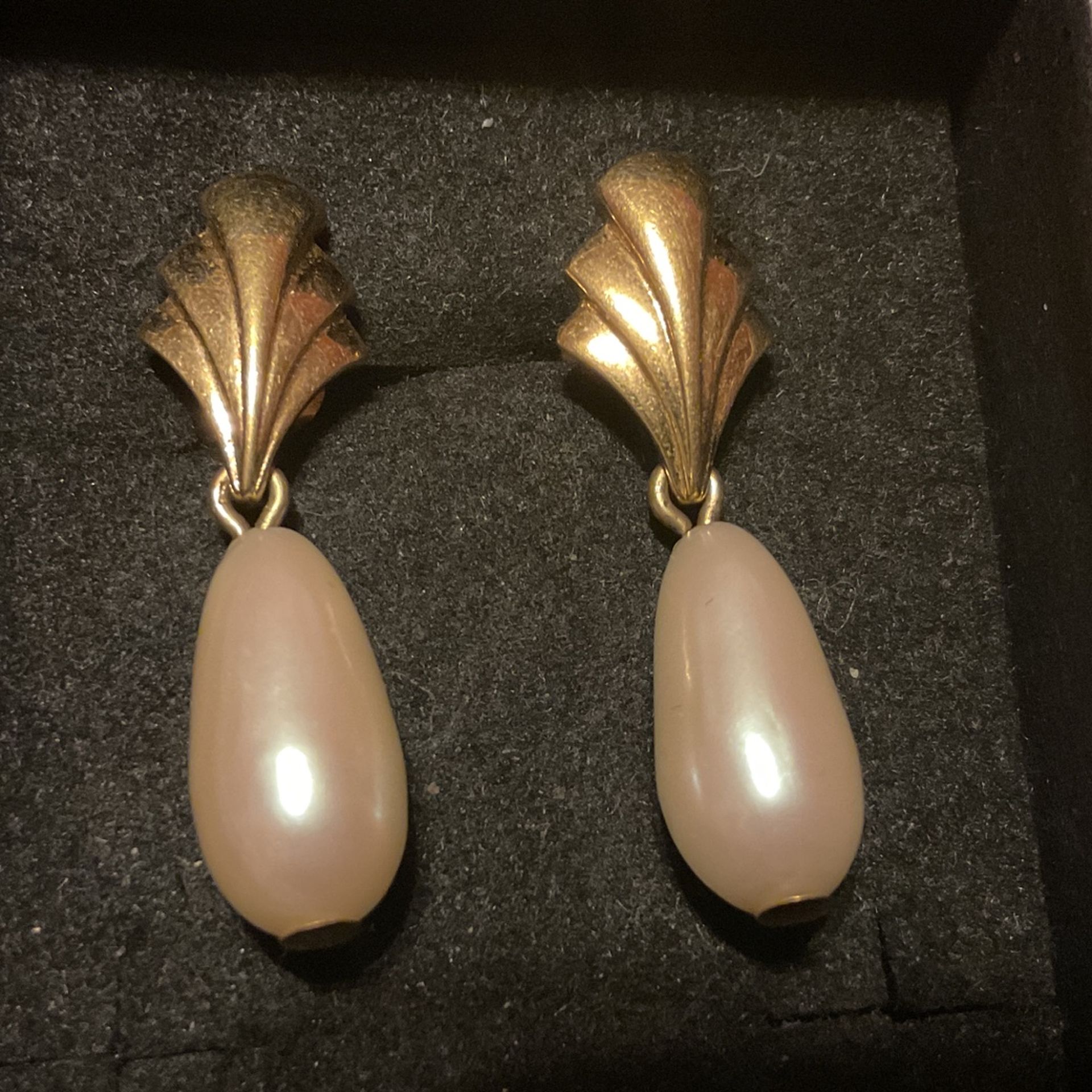 4 Pairs Of (Monet) Brand Earrings..hoops,dangling Peals,dangling Ball,Gold Fan