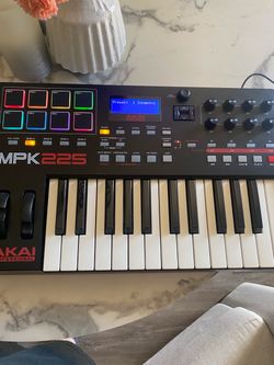 Akai MPK 225 MIDI Controller/ Keyboard