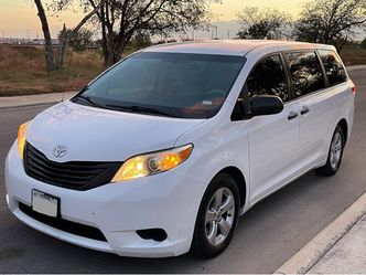2014 TOYOTA SIENNA