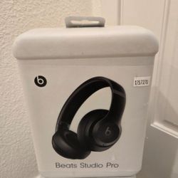 Beats Studio Pro Black Headphones 