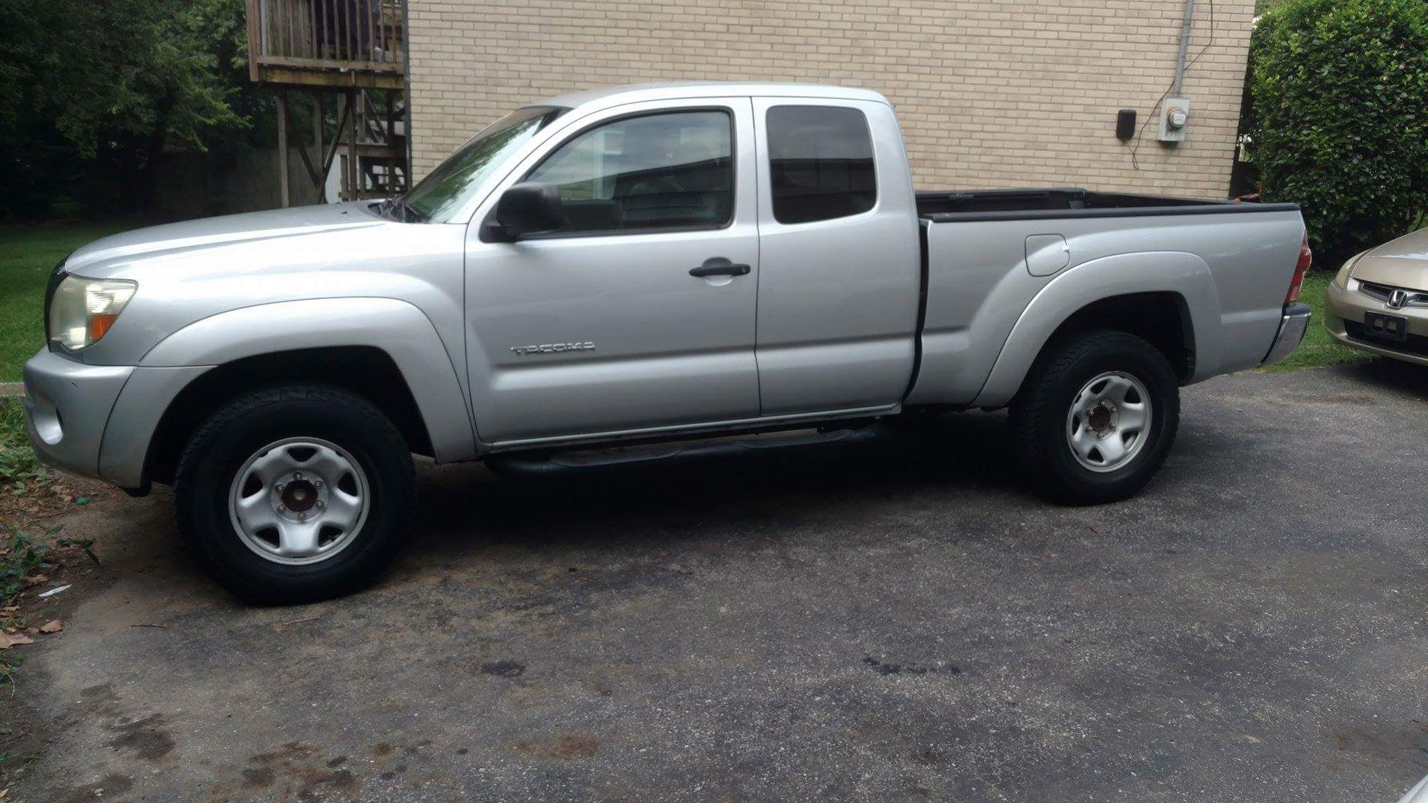 Toyota tacoma prerunner 2005 manual 5 velocidades 4 cilindros tituló limpio 153 mil millas.