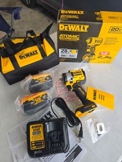 🔥$240 FIRM PRICE 🔥 DEWALT ATOMIC 20V MAX Lithium-Ion Cordless Brushless 3/8 in. Impact Wrench Kit with Hog Ring Anvil with (2) 20V 5Ah Batteries & C