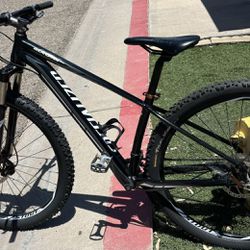 Bike Mountain Specialized 29” $600