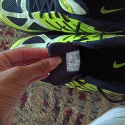 Nike Mens Air Pegasus 2005 Running Shoes