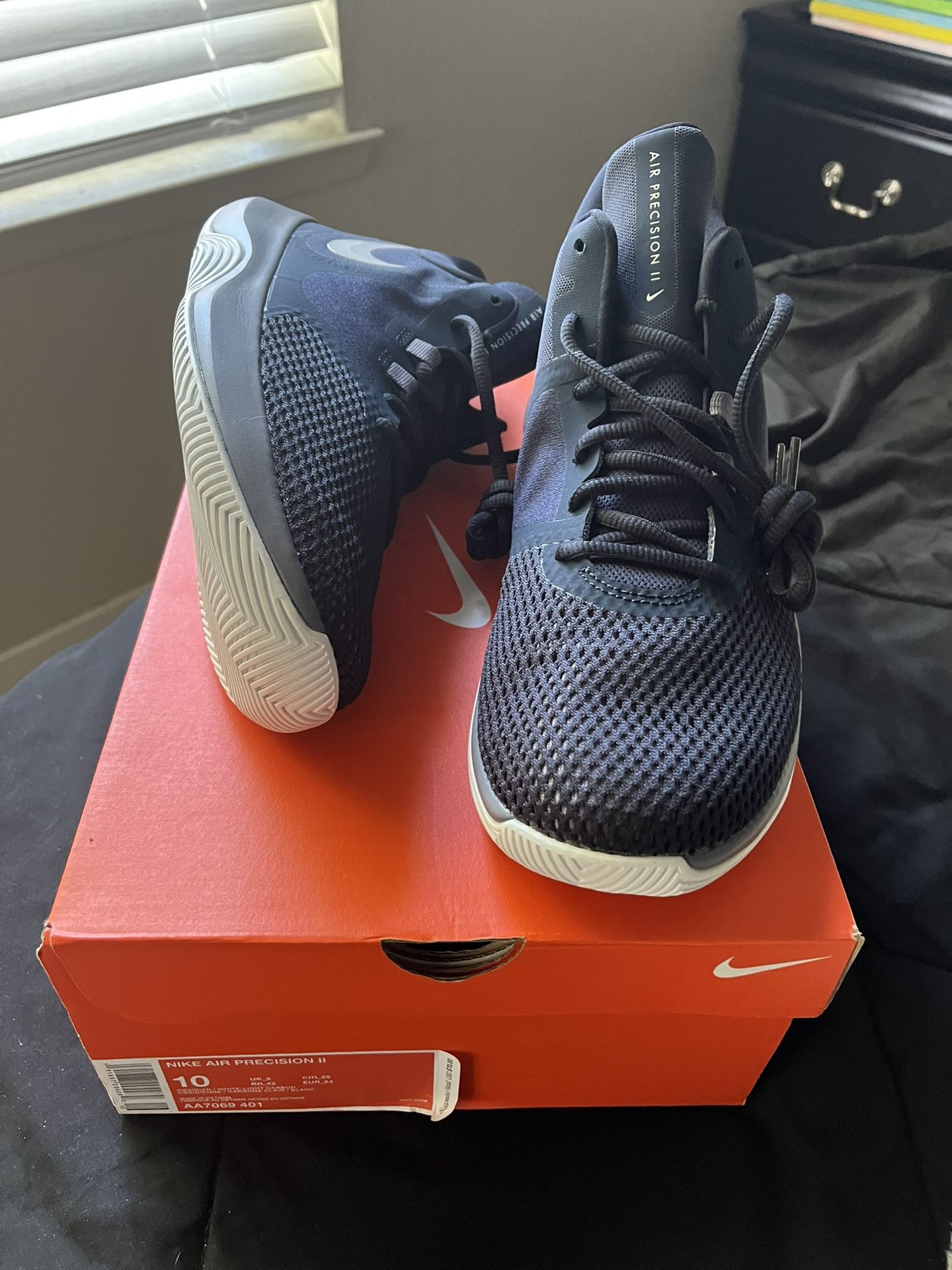 Nike Air Precision 2 Basketball Shoe Brand New 