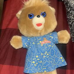 Singing Teddy Ruxpin Hug N Sing Lullaby Plush Bear