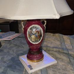 Vintage Urn Style Porcelain Colonial Table Lamp