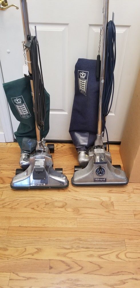 NEW cond  ROYAL COMMERCIAL VACUUM WITH AMAZING POWER SUCTION.  , WORKS EXCELLENT. , WORKS EXCELLENT. , AMAZING POWER SUCTION  , IN THE BOX 